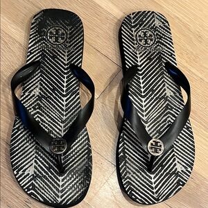 Tory Burch Monochrome Chevron Flip Flops
